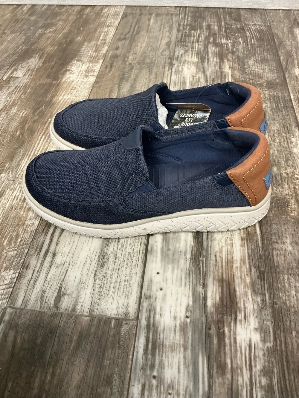 Clarks Navy Knit Slip-On with Brown Heel Tab Size 7.5